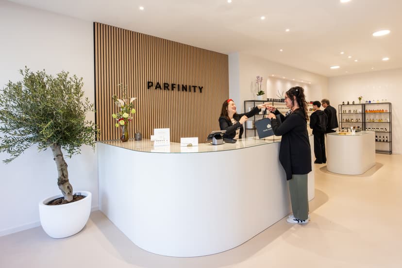Der Parfinity Store in Kiel - sicht auf den Tresen